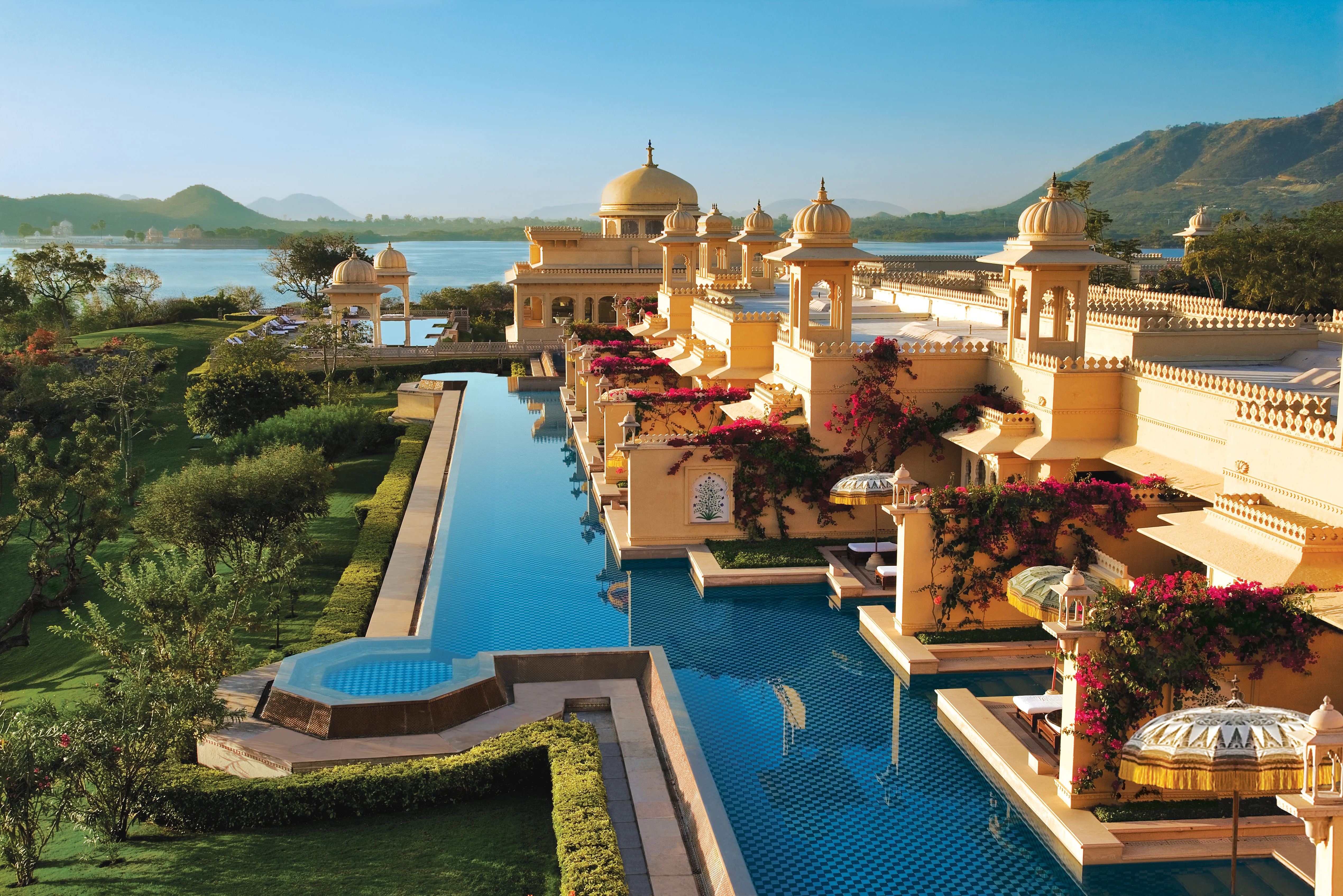 Gorgeous hotels and casino  LuxeResortFinder 